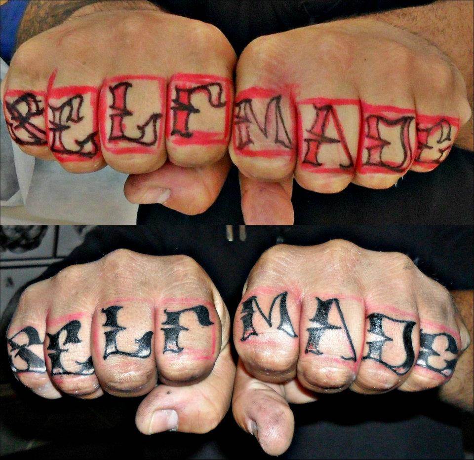 Tattoo Alicante - letras dedos