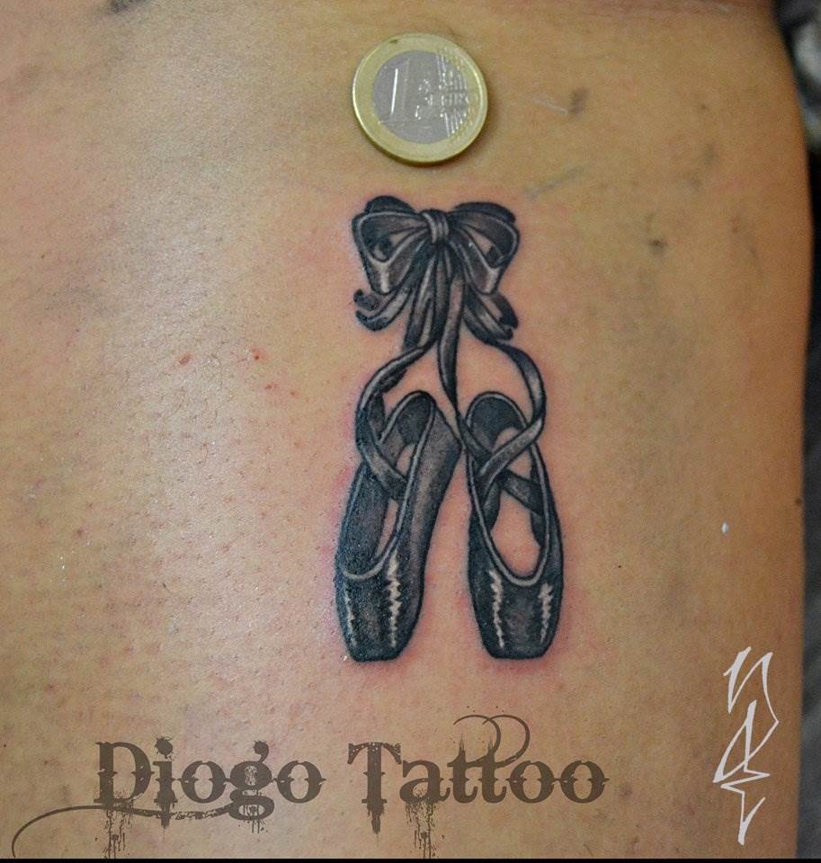 Tattoo Alicante - pequeño blanco y negro