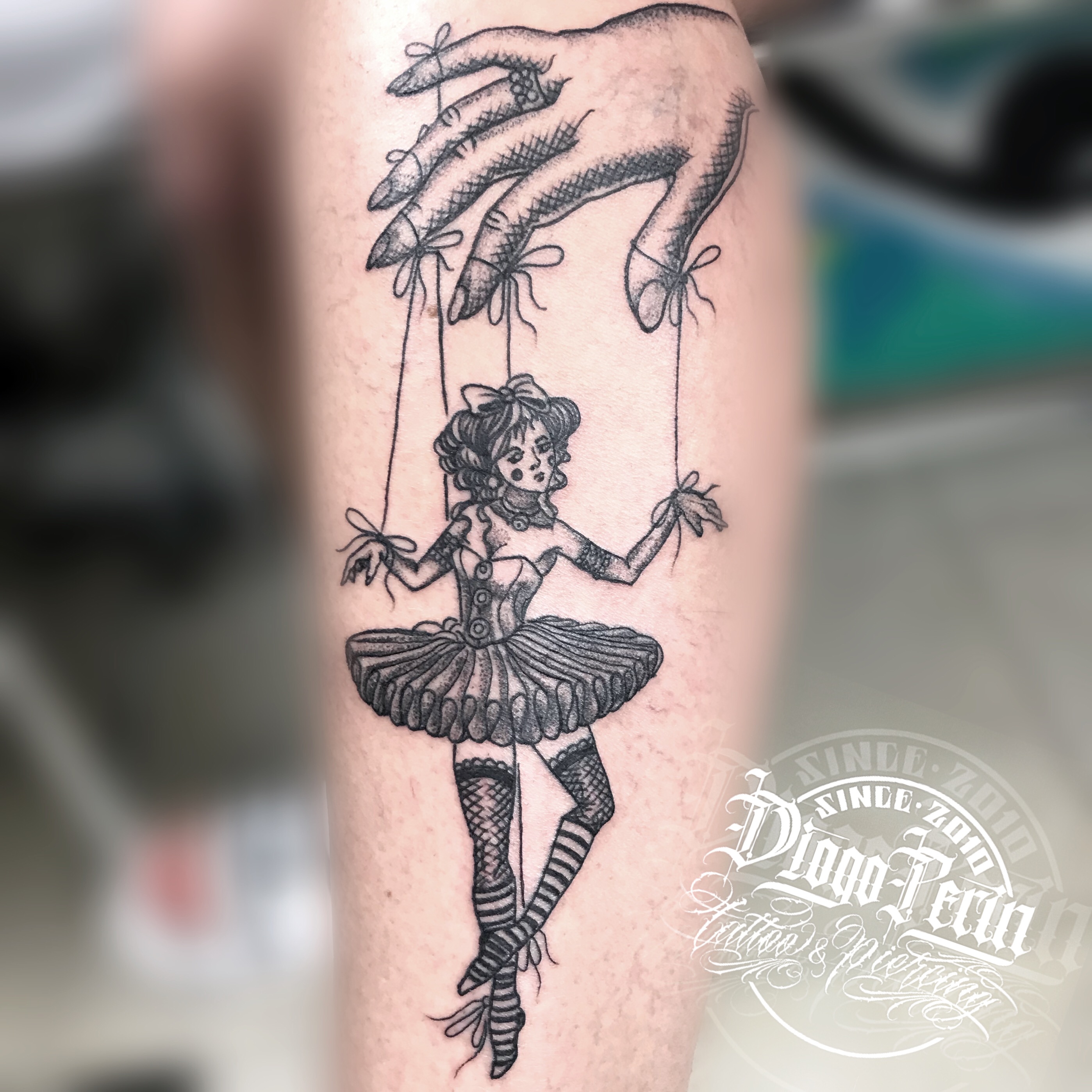 Tattoo realizado por @diogoperin #marioneta #dotwork #tattoospain #tattooalicante #tattoosantapola
