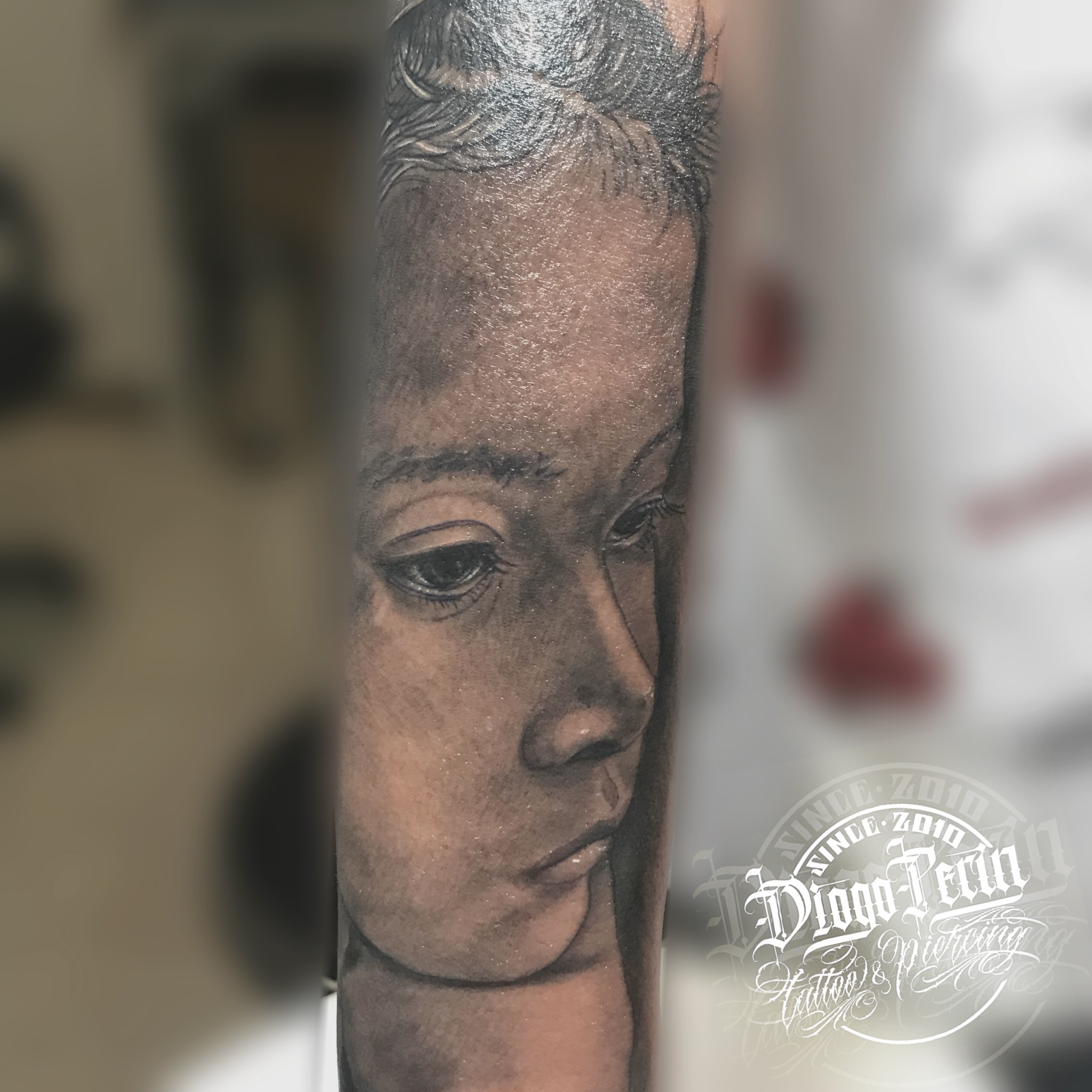 Tatuaje realizado por @diogoperin #portrait #child #girl #tattooalicante #tattoospain #tattoosantapola #ink #thebest