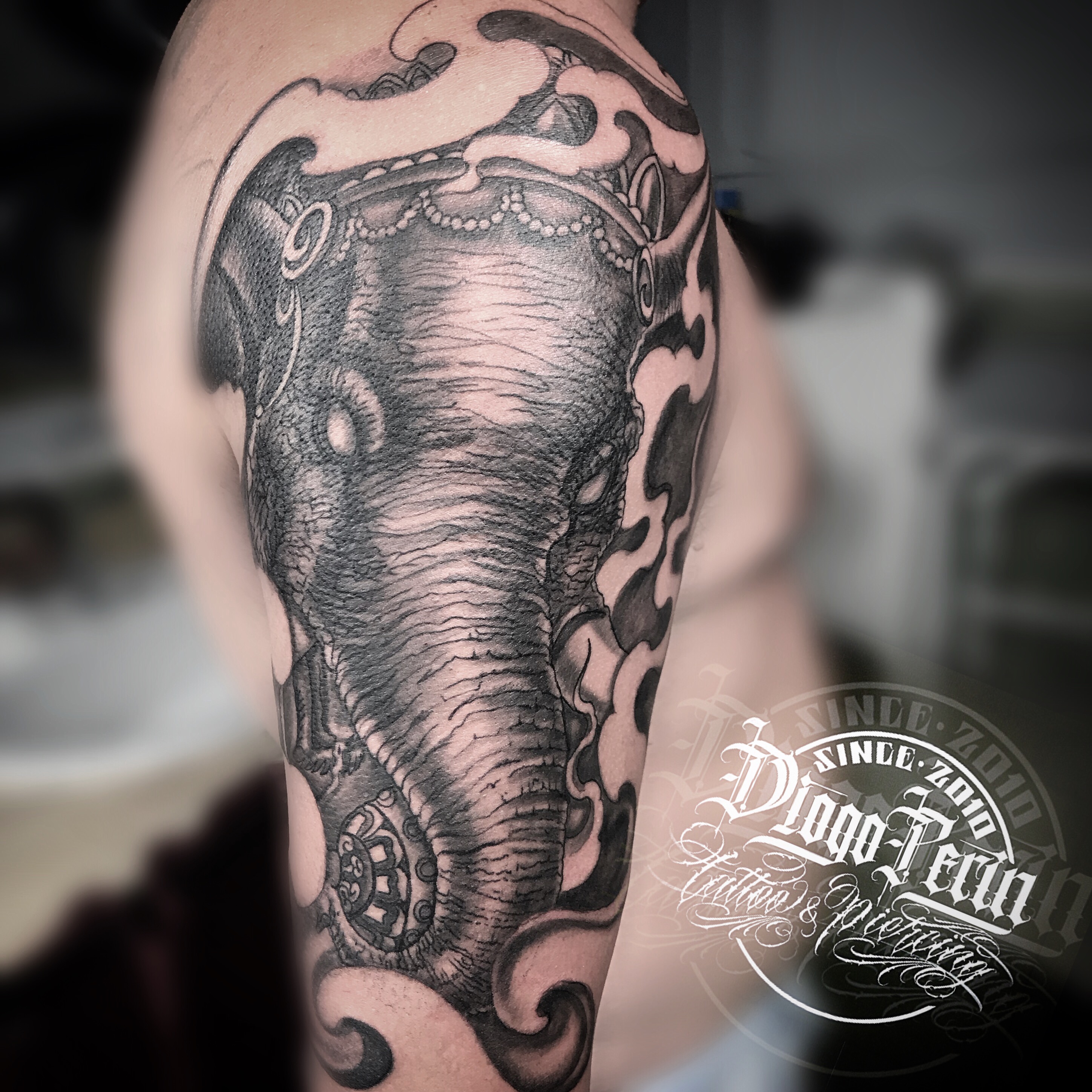#ganesha #nigotadeblanco #ganesh #elephant #elefante #blacktattoo #mitologia #blackandgraytattoo #bydiogoperin #tattooartist #santapola #alicante #guardamar #crevillent #tattoo #freestyle #artistacompleto #originaltattoo #ink #inked #inktattoo #inktober #inkadiction #ideatattoo #tattooidea #tatuagem #tatuaje #tattoomagazine #tattooing