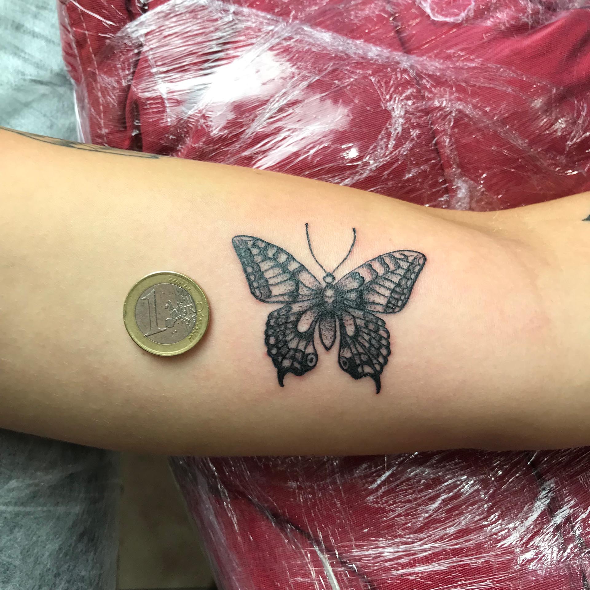 chiquitattoo, mariposa, butterfly, byn, alicante, santa pola, tattoo